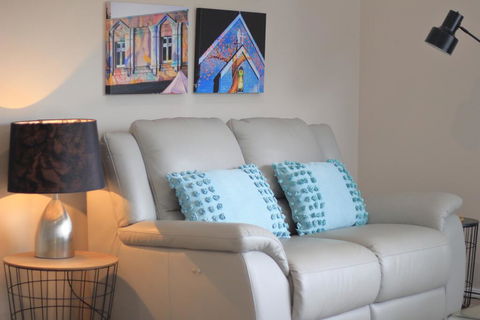 Picton Garden Apartment - Petrol Stations 2
