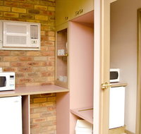 Pines Country Club Motor Inn - Qld Realsetate