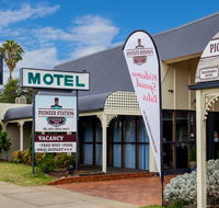 Pioneer Station Motor Inn - Internet Find