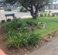 Plainsman Motel - Renee