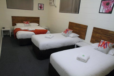Plainsman Motel - Internet Find 2