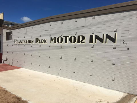 Plantation Park Motor Inn - Renee 0
