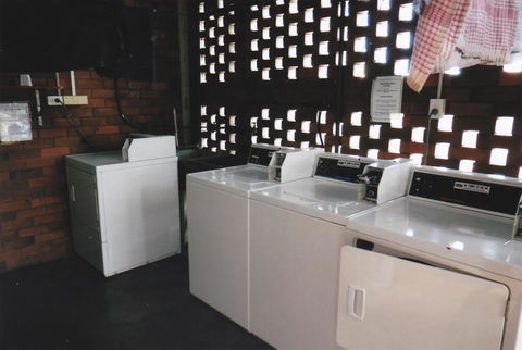 PRECINCT HOTEL GLADSTONE - Internet Find 1