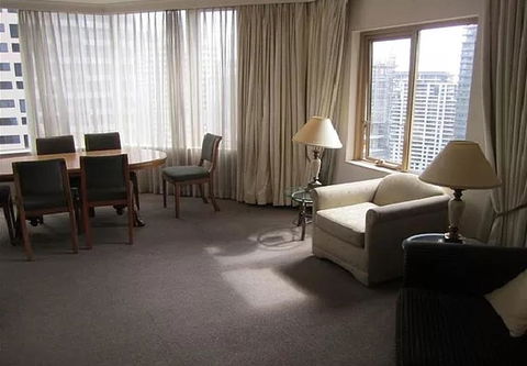 Quay West 2208 - Renee 2