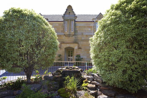 Quest Trinity House - Renee 0