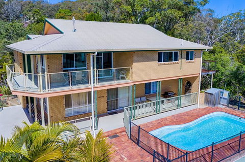 Rainbow Views - Rainbow Beach, Stunning Ocean Views And A Swimming Pool - Internet Find 1