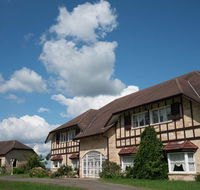 Razorback Holiday house with Incredible Views - Petrol Stations
