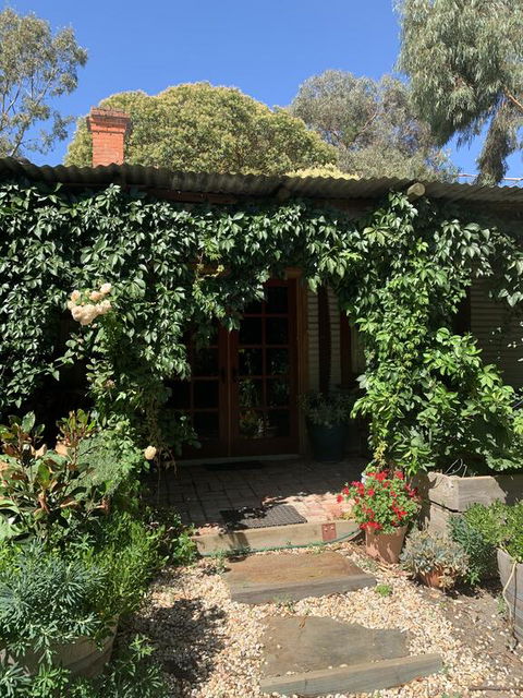Red Hill Cottage - Internet Find 0