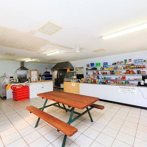 Reflections Holiday Park Grabine Lakeside - Swimm 1