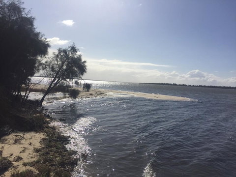 Relax At Dawesville Estuary - Internet Find 1