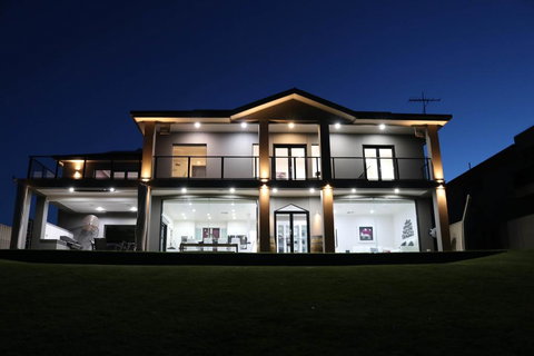 River Devine - Qld Realsetate 1