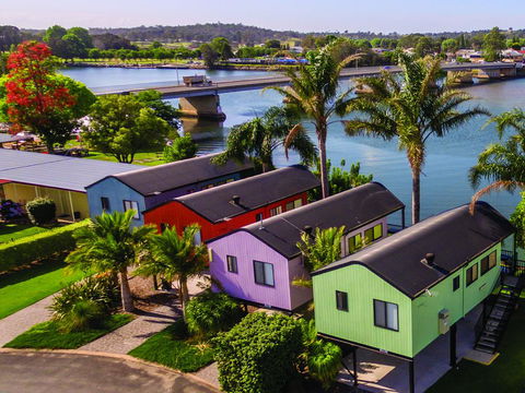 Riverbreeze Holiday Park - Renee 0