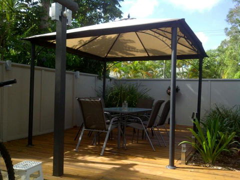 Riverina Beach Villa - Petrol Stations 2