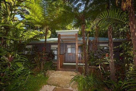 Rose Gums Wilderness Retreat - Petrol Stations 1