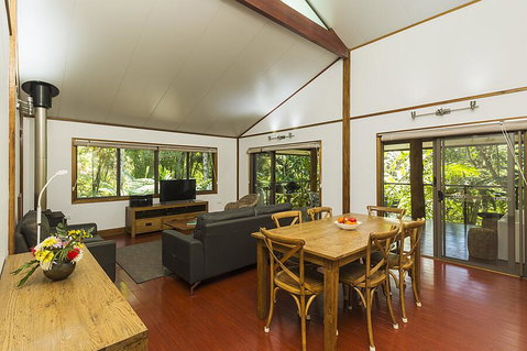 Rose Gums Wilderness Retreat - Petrol Stations 2