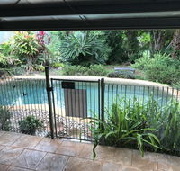Royal Palm Cottage Entire two bedroom 2 bathroom house with Pool - Petrol Stations