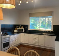 Salty Cottage Northam - Renee