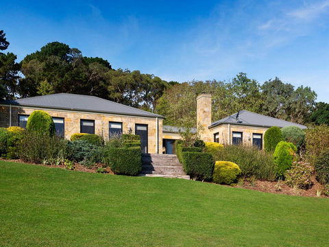 Sandstone Estate - Renee 0