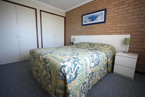 Sapphire Court - Renee 3