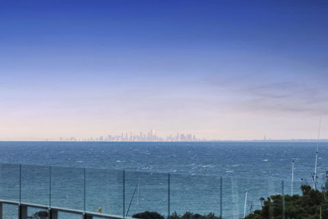 SEA TEMPLE - MORNINGTON - Petrol Stations 3