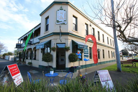 Seaview House - Internet Find 0