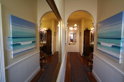Seaview House - Internet Find 1