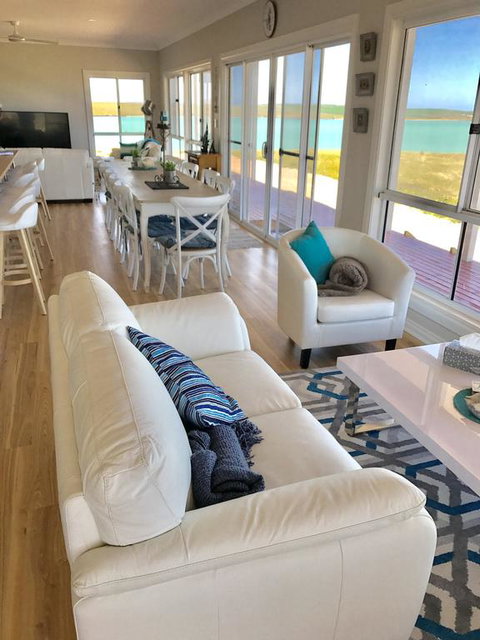 Shades Of Blue Eco Retreat - Qld Realsetate 3