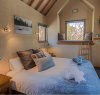 Sharpys Chalet - Internet Find