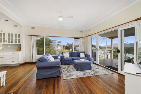 Shellseekers, 4 Hodgson Street - Renee 2