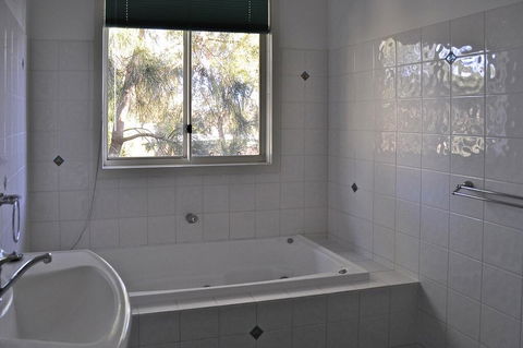 Sheoak Holiday Home - Internet Find 1