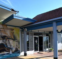 Ship Inn Motel - Renee