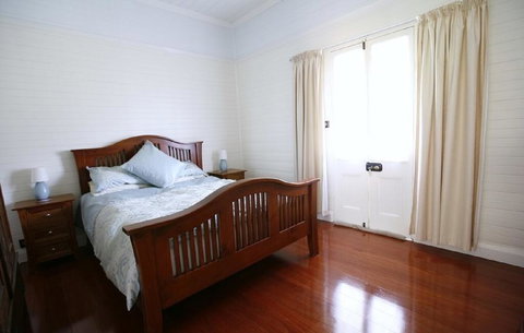 Singleton's Retreat Near Wiseman's Ferry - Renee 2