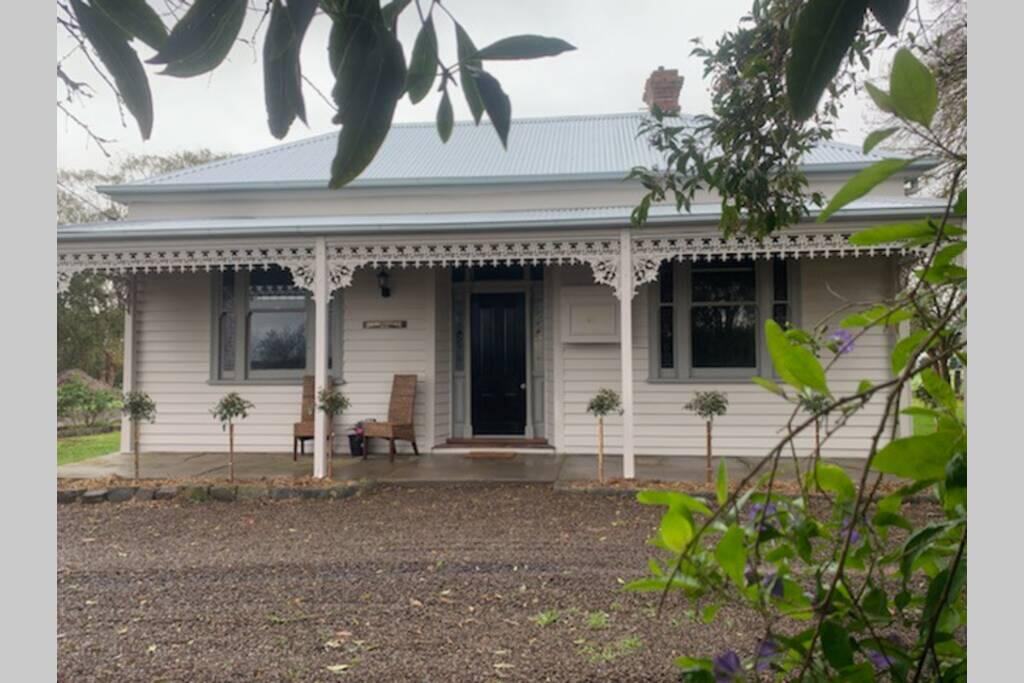 Tandarook VIC Internet Find