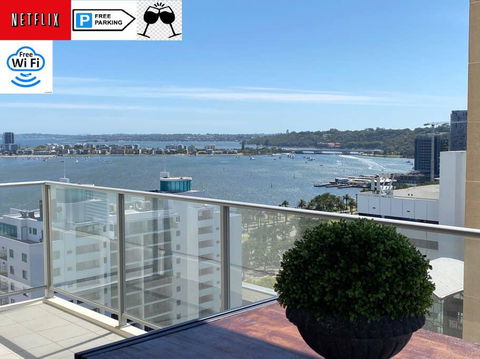 SKY GARDENS SUNSET RIVER VIEW NETFLIX WINE PARKING - Petrol Stations 0