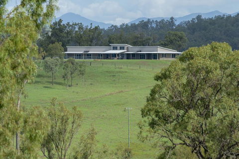 Skyline Farm House - Internet Find 1