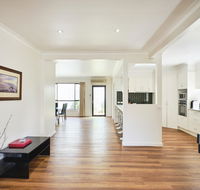 Skymirror Villa - Internet Find