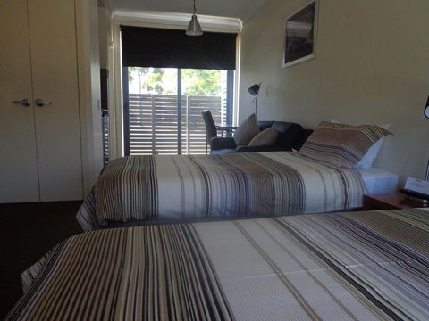 Smart Stayzzz Inns - Renee 1