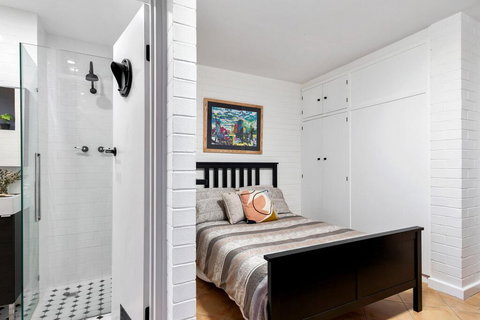 Soho Chic Apartment - Swimm 2