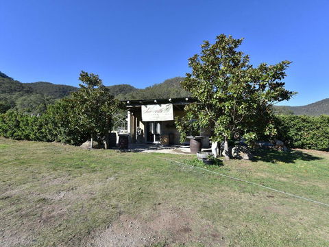 Somerville Wines Farmstay In Broke, Super Cute House On Working Farm. Walk For Miles. - Internet Find 1