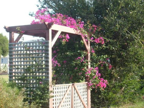 Southern Vales Bed & Breakfast - Petrol Stations 3