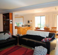 Spacious and central to CBD - Renee
