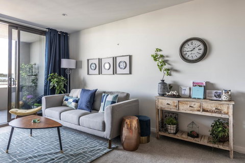 SPACIOUS BRAND NEW // 1BR // IN GORGEOUS BARTON - Renee 2