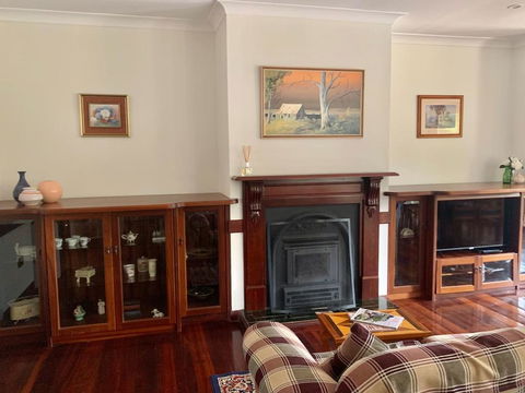 Spacious, Clean , Relaxing Country Escape Perfect For Large Groups And Families - Petrol Stations 2