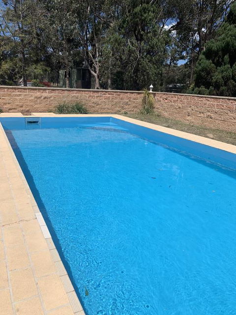 Spacious, Clean , Relaxing Country Escape Perfect For Large Groups And Families - Petrol Stations 1