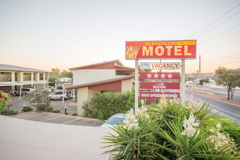 Spinifex Motel And Serviced Apartments - Internet Find 3