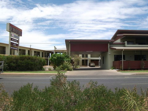 Spinifex Motel And Serviced Apartments - Internet Find 2