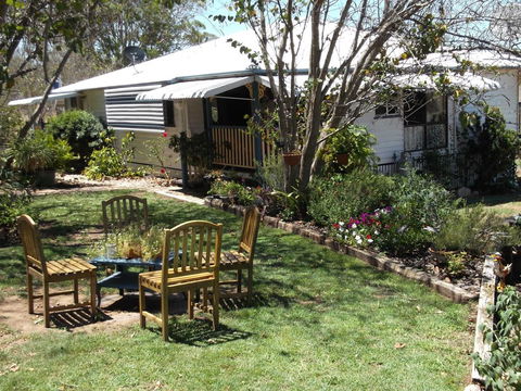 Staple House Bed And Breakfast - Renee 2