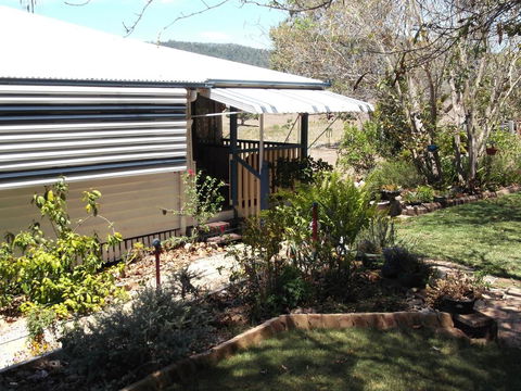 Staple House Bed And Breakfast - Renee 0