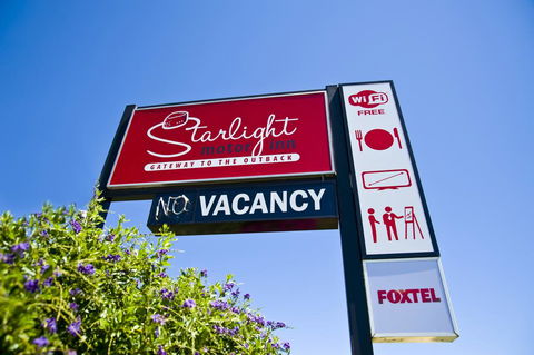 Starlight Motor Inn - Renee 1