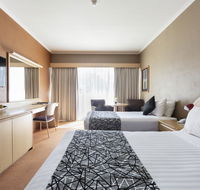 Statesman Hotel - Renee